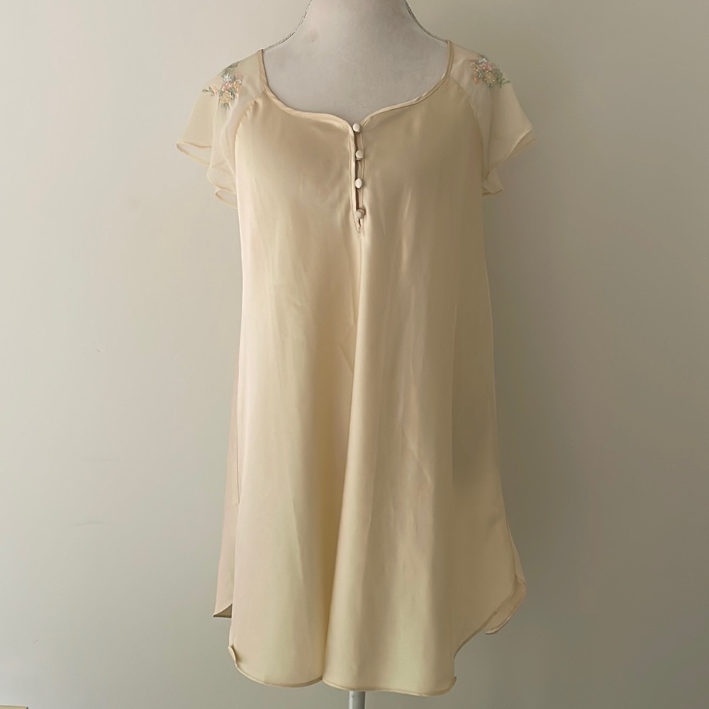 Vintage Gold Valentino Neiman Marcus Embroidered Sleeves Nightgown